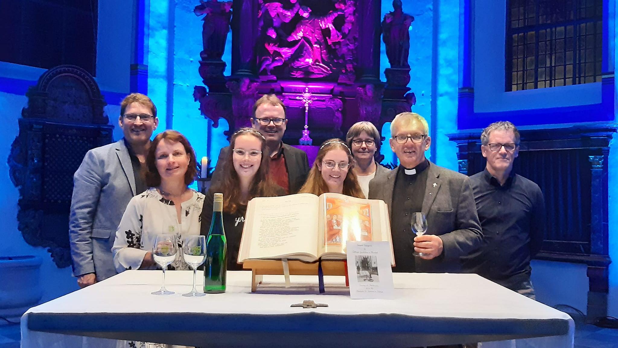 Von links nach rechts: Roland Hinzmann, Daniela Werland, Maja Klein, Martin Schmitz, Janine Mertes, Theresia Thiesen, Peter Klauer, Alfons Kappes