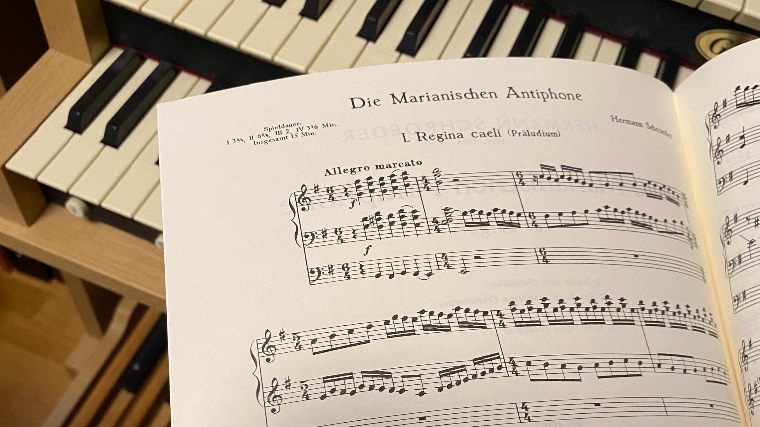 Das 'Regina Caeli' aus den 'Marianischen Antiphonen' von Hermann Schroeder