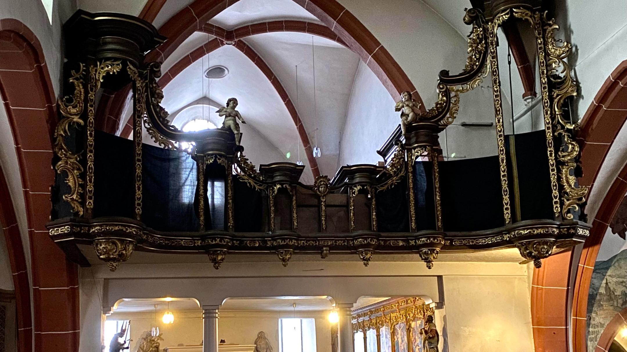 Bernkastel St. Michael 20 - Innenraum, Blick nach Westen; der derzeit leere Orgelprospekt wird künftig ein Instrument der Firma Weimbs (Hellenthal) aufnehmen