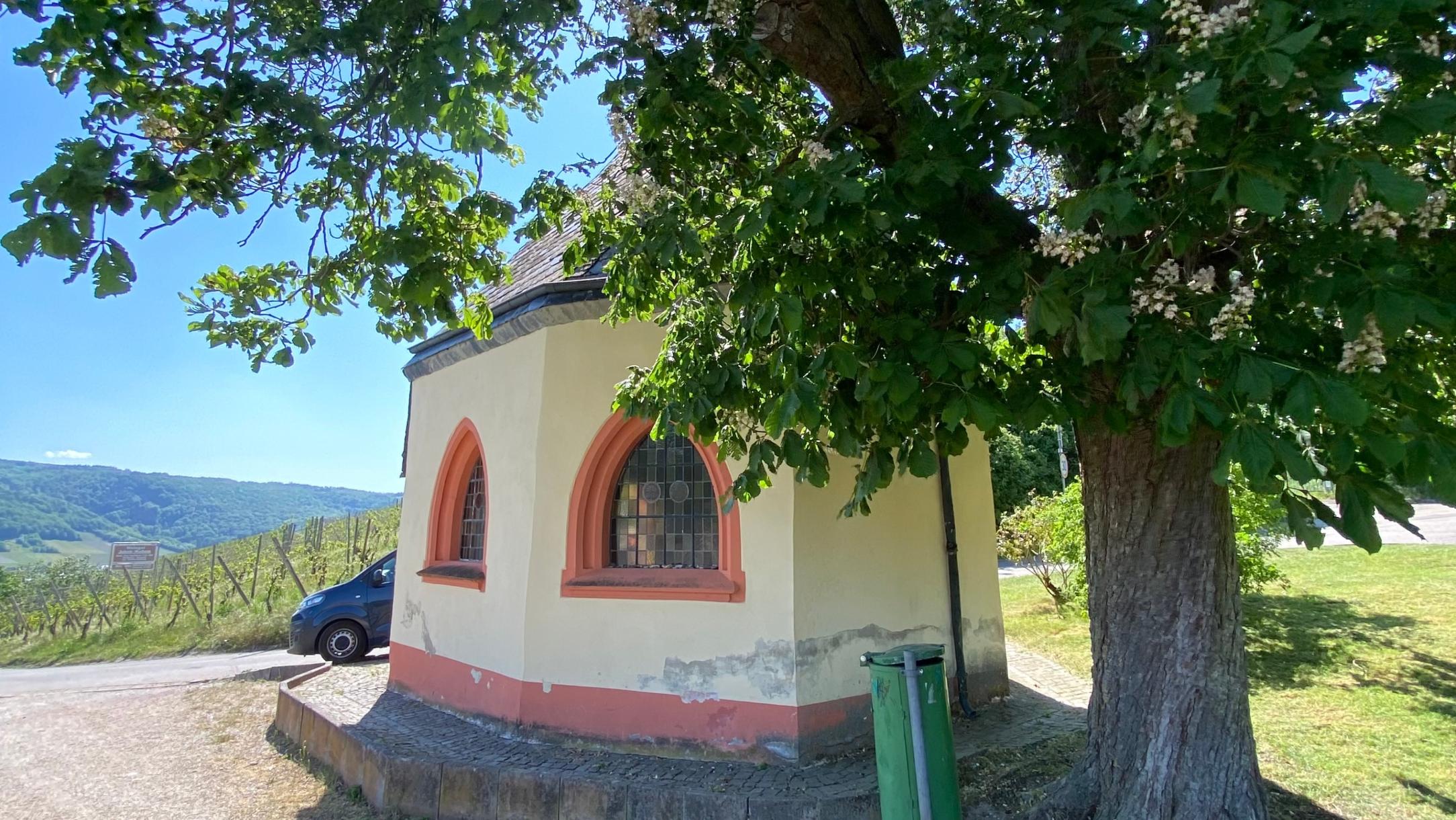 Bernkastel-Kues OT Kues Fierskapelle 07 - Blick auf die Fierskapelle
